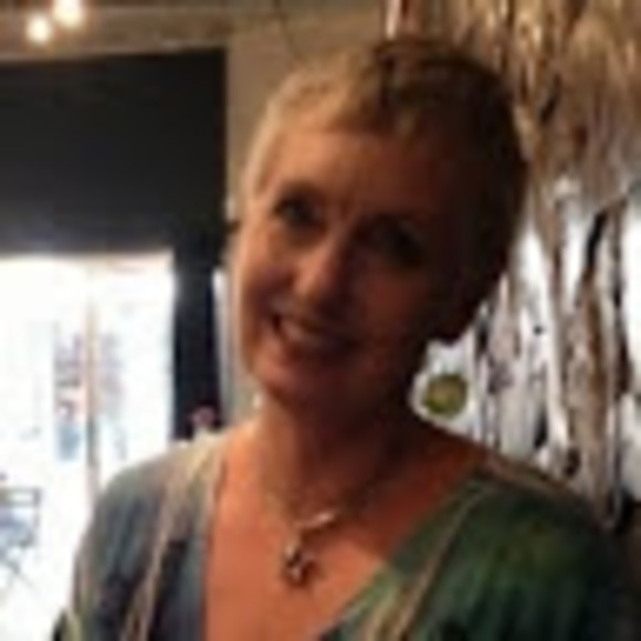 Meet your Posher, Anne - Picture 1 of 1